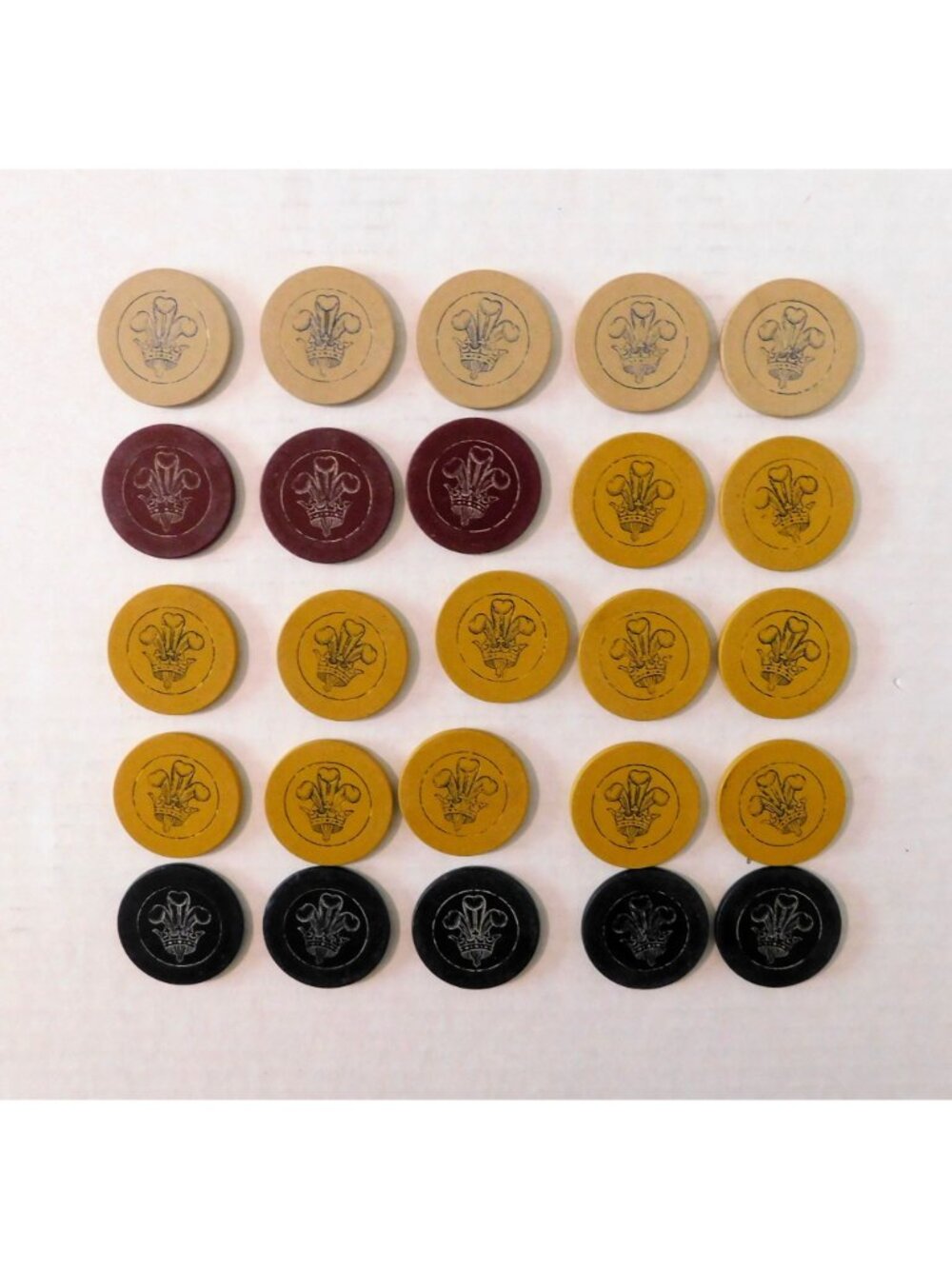 Poker Chips Prince Of Wales Embossed Crown Ostrich Feathers 25 Clay Vintage - Picture 3 of 6
